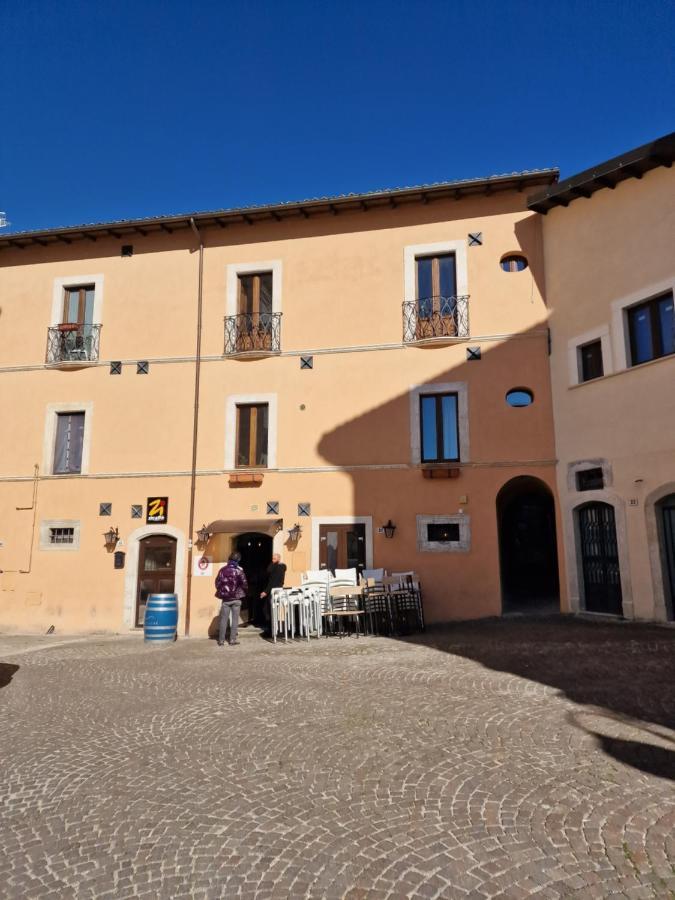 Casa Matteo-Gran Sasso Leilighet LʼAquila Eksteriør bilde